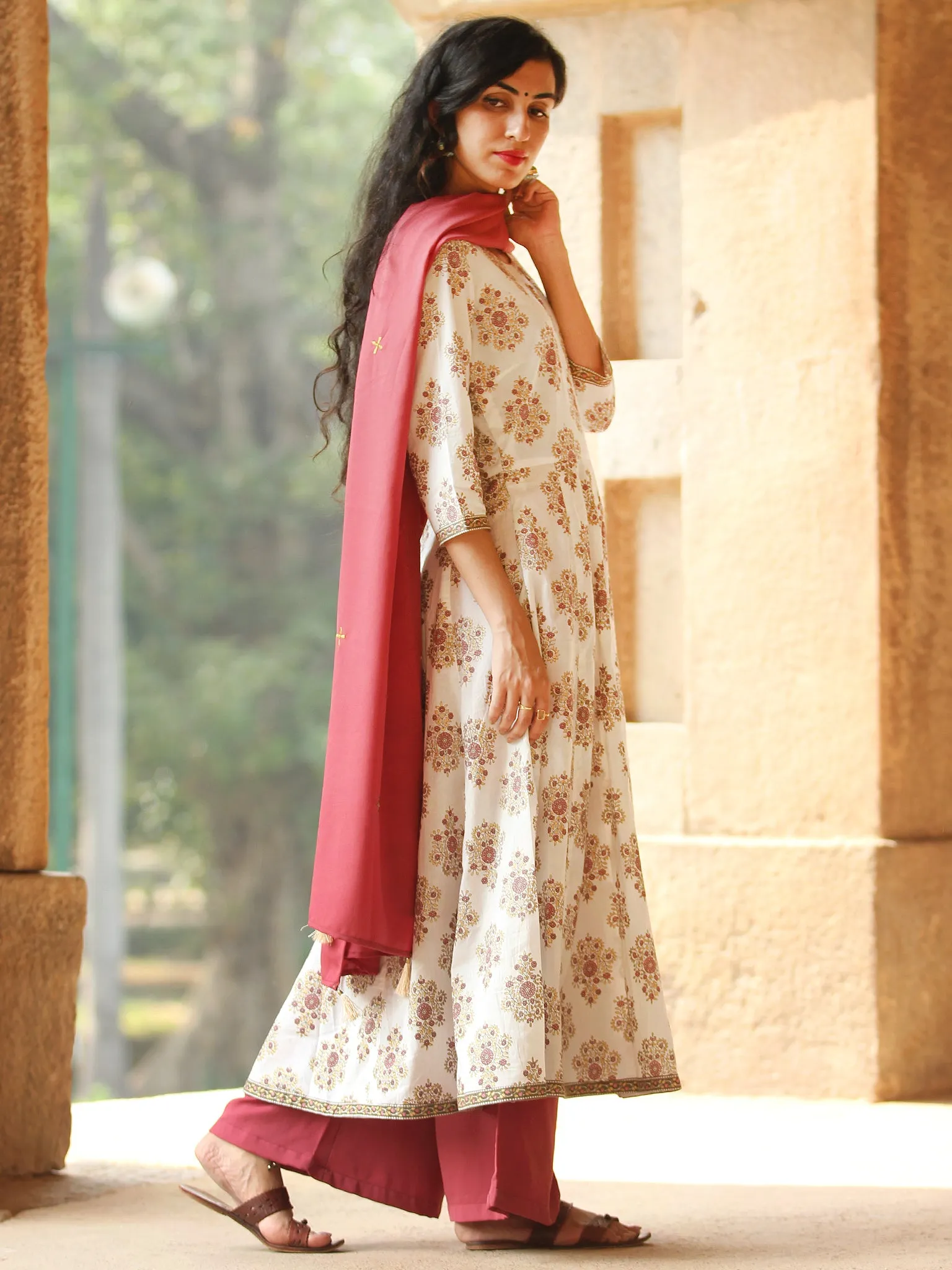 Elegant Golden Butta - Block Printed Kurta Set With Dupatta - SS01F1888